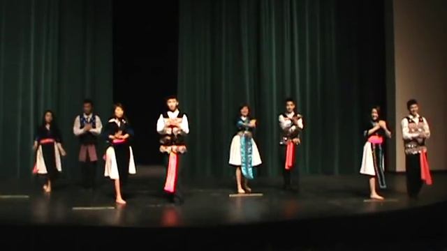 Hmong dance at Reynolds high school - Niag Dej Dag смотреть онлайн