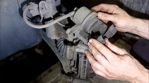 Самостоятельная замена передних колодок на Тойота Королла.