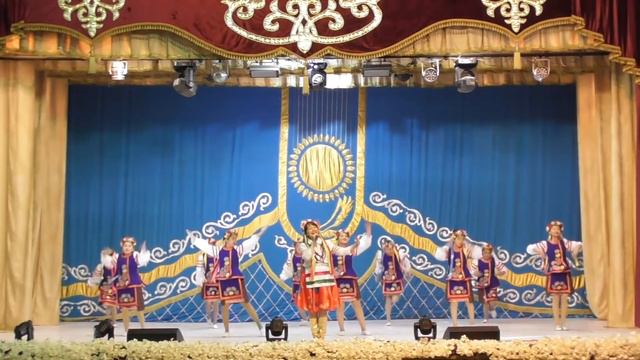 "Веснянка" орындайтын Баян Ахметова және "Аңыз" үлгілі хореографиялық ансамблі смотреть онлайн