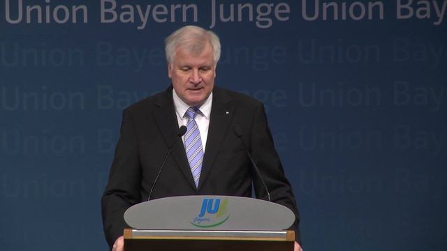 Ministerpräsidenten Horst Seehofer auf der #JULV13 in Nürnberg смотреть онлайн