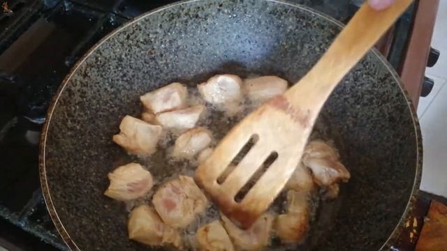 КУРИЦА ГУНБАО (Kung-Pao). Легендарное блюдо сычуаньской кухни с арахисом и острым перцем! смотреть онлайн