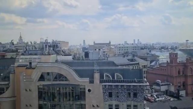 В центре Москвы, на 5 этаже Центрального Детского Магазина есть детский город профессий «КидБург» смотреть онлайн