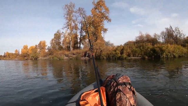 Осенняя рыбалка в Хакасии/Такого я ещё не ловил/Красота природы. смотреть онлайн