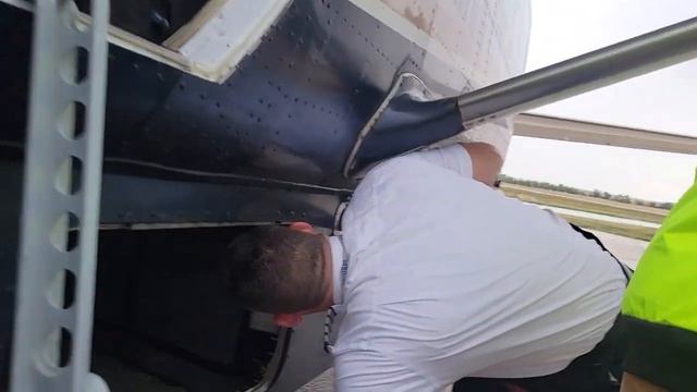 Winter Flight Operations & Deicing | Cessna Caravan (C208) смотреть онлайн