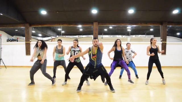 Escapate Conmigo - Wisin Ft. Ozuna / ZUMBA