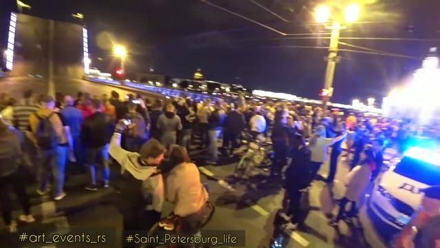 Санкт-Петербург /развод мостов под музыку Цоя в день памяти музыканта 15 августа 2020 г. смотреть онлайн