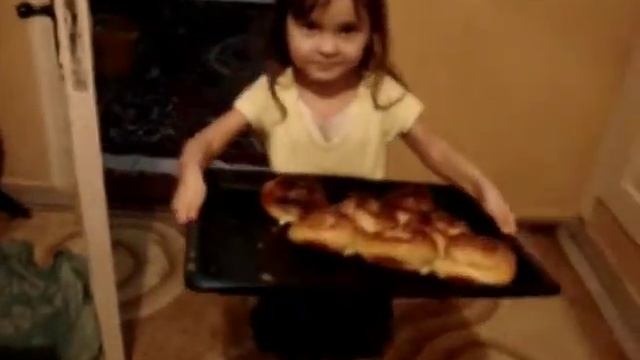 Мамкина помощница (Поздравление с 8 марта) смотреть онлайн