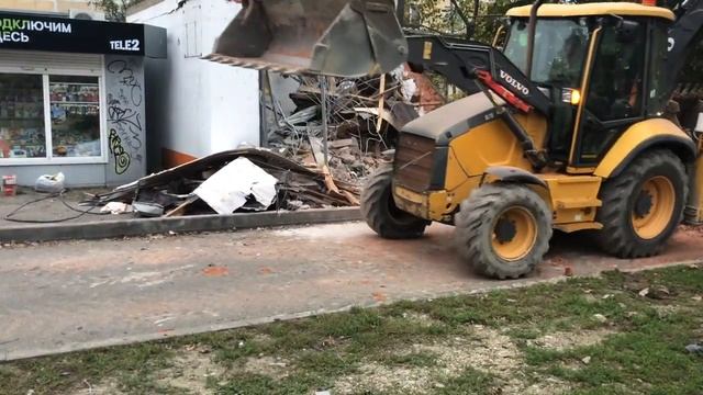 В Краснодаре начали сносить самострои. Ломать не строить. смотреть онлайн