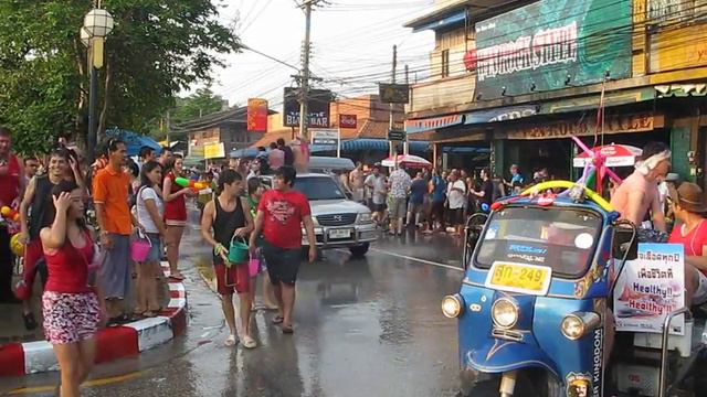 Тайский Новый год 2011. Сонгкран.