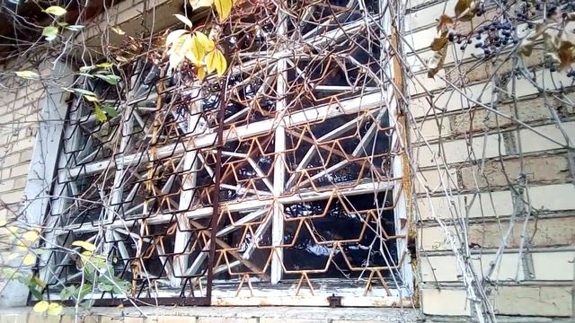 Осень. Дача. Старые окна и печь. Добро. Тьма окутывает меня. смотреть онлайн