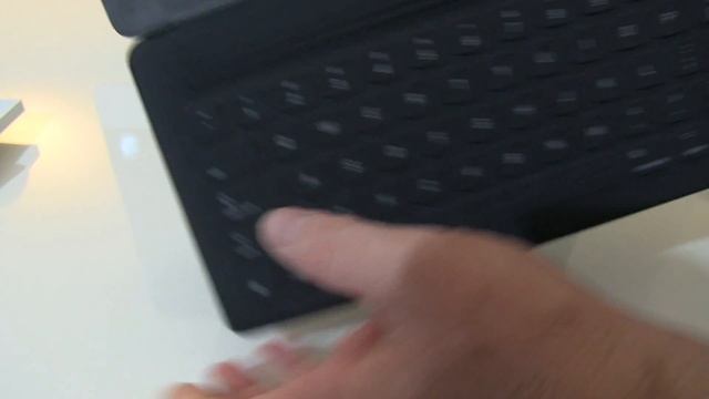Apple iPad Pro Smart Keyboard unboxing and review смотреть онлайн