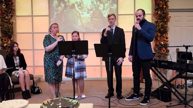 "В саду склонился Божий Сын". Роман Куликовский и Вита, Игорь, Настя Крипак. 12/04/2022 смотреть онлайн