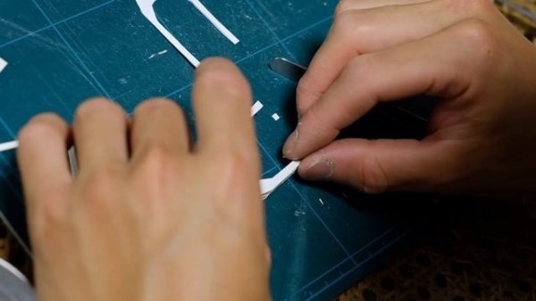 Making Hayabusa -Paper modelling- 紙で隼を作る