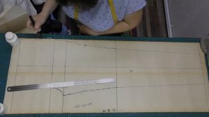 Построение женских спортивных брюк на резинке.