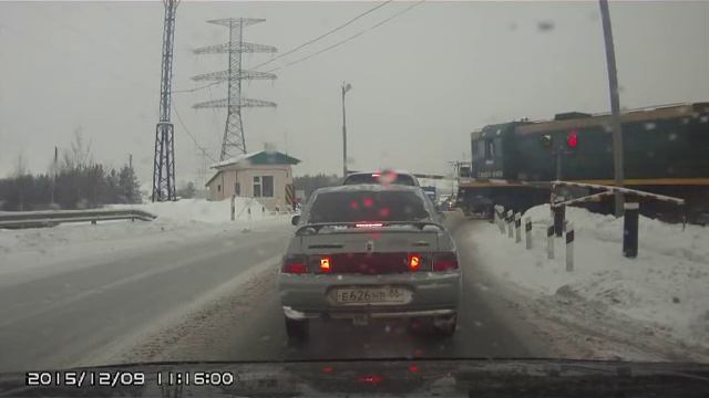 Нарушил ли водитель бордовой мазды ПДД РФ смотреть онлайн