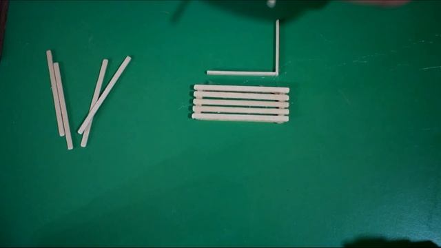 DIY. Миниатюрная лавочки ( скамейка) своими руками. смотреть онлайн