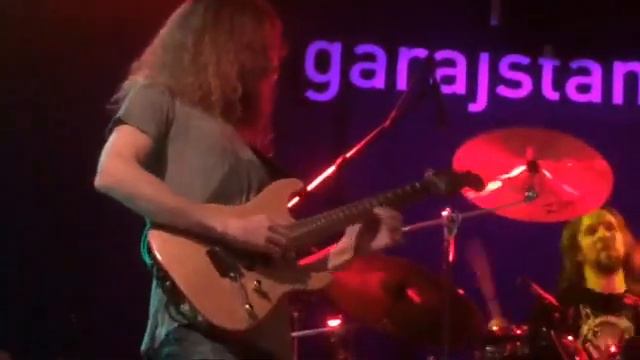 Guthrie Govan смотреть онлайн