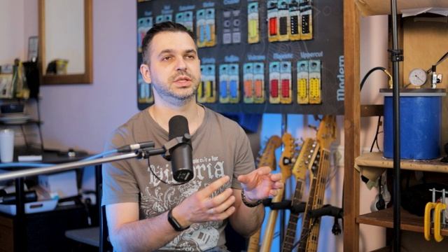 Почему звукосниматели на гитаре расположены именно так? смотреть онлайн