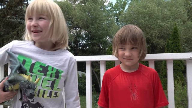 TOOTH POPPED OUT while Eating Corn & TOOTH FAIRY Bringing Money according to the TOOTHLESS WONDERS смотреть онлайн