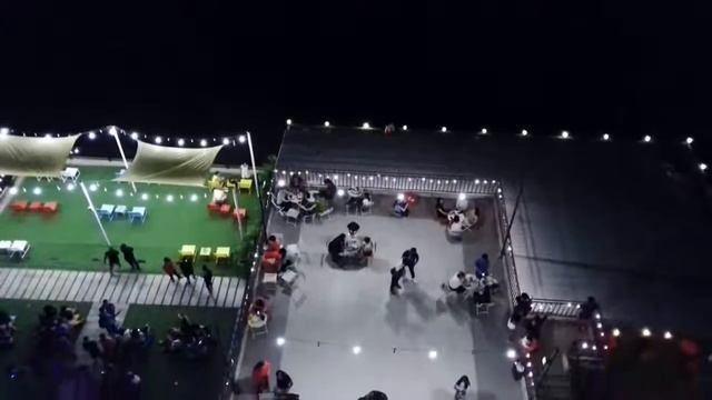 Fimi X8 Mini Night Footage of 10,000 Roses смотреть онлайн
