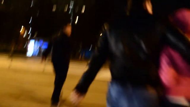 Опасный трюк на дороге / Drunk Man Making Tricks On The Road