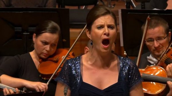 Anna Harvey, mezzo-soprano - Pie Jesu - Requiem - Maurice Duruflé