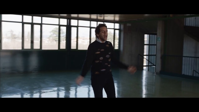 MIKA - Hurts (Remix) (Official Video) смотреть онлайн
