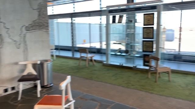 Прага Влог #1 // Завтрак в машине и 6 часов в аэропорту Хельсинки смотреть онлайн