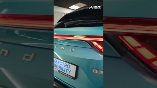 Огляд сучасного електромобіля Honda e:NS1 смотреть онлайн