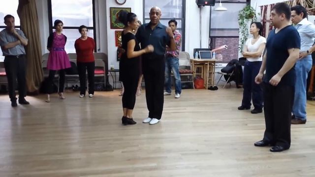Argentine tango lesson: Facundo & Ching-Ping Posadas - milonga lisa traspie & turn смотреть онлайн