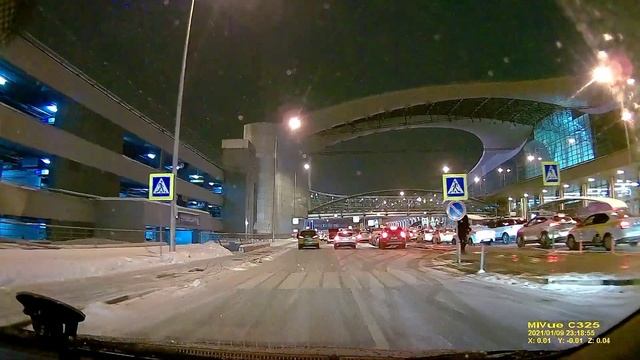 Международный аэропорт Шереметьевотерминал D прилёт.9.01.2021г.