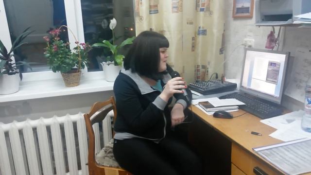 Алена Ойстрик поёт "Одолжила" (Таисия Повалий) Верочка Слесарева смотреть онлайн