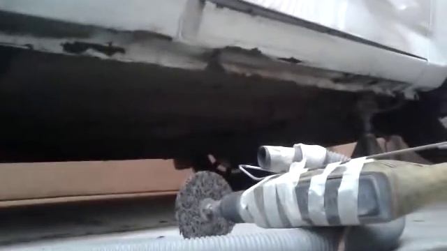 Тюнингованная  дрель быстрое удаление шпаклевки и краски без пыли,скораловым диском.