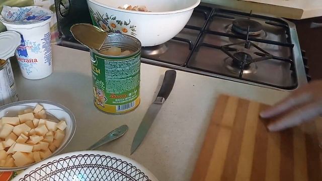 Дамский салат С ананасами и Куриной грудкой смотреть онлайн