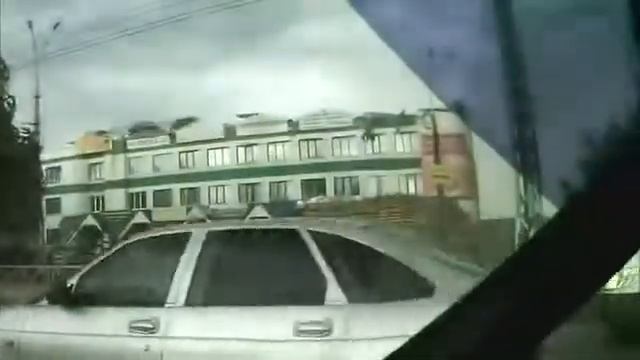 Ураган Тольятти обрушилась крыша торгово-офисного центра смотреть онлайн