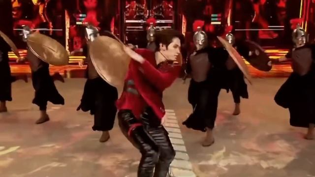 Stray Kids' LEE KNOW: A Dancer's Analysis [The Breakdown] смотреть онлайн