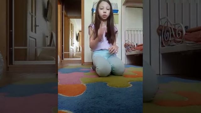 Как научить собаку команде дай лапу.