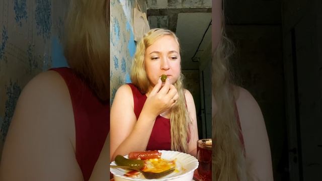 СОСКУЧИЛИСЬ??МУКБАНГ ЗАВТРАК/ОБЕД ЯИШЕНКА?