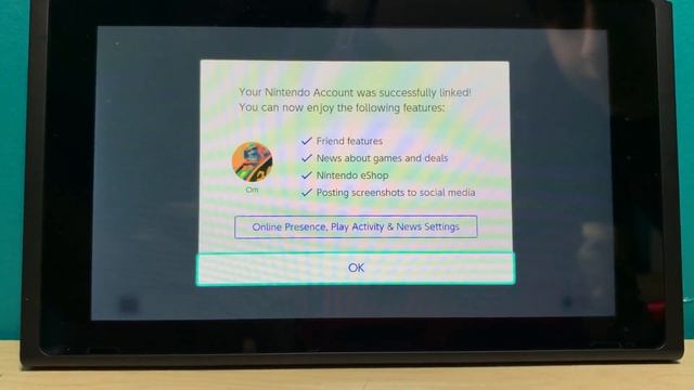 Installing Mario Kart 8 Deluxe on Nintendo Switch смотреть онлайн