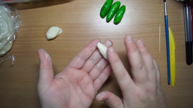 Как слепить огурец из солёного теста? смотреть онлайн