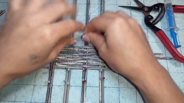 Как сплести прямоугольное или квадратное донышко из газетных трубочек НА ДВОЙНЫХ СТОЙКАХ. Вариант.1 смотреть онлайн