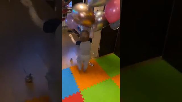 Воздушные шары Лол на День рождения -Balloon Delivery смотреть онлайн