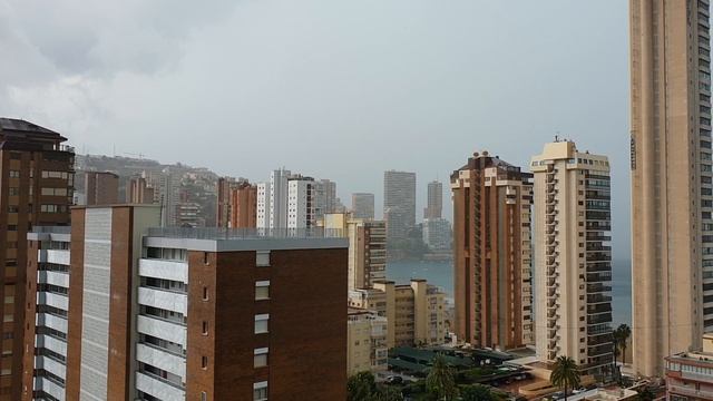 Гроза в Бенидорме, Испания (2) смотреть онлайн