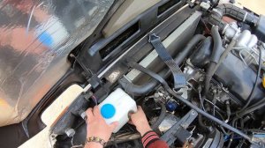 ПОТЁК БАЧОК ОМЫВАТЕЛЯ!!! ОПЯТЬ ПОЛОМКА!!!ЗАМЕНА ТОПЛИВНОГО ФИЛЬТРА!!!НИВА СЛОМАЛАСЬ?!