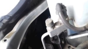 Toyota Prius 2008 год 20 кузов замена правой лампы ч.1.1