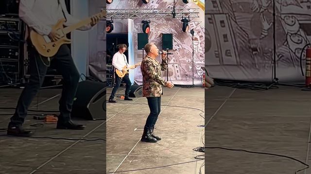 Но как сказал Высоцкий: “Спасибо, что живой” - Лучше не бывает #shorts #александрдобронравов #музыка смотреть онлайн