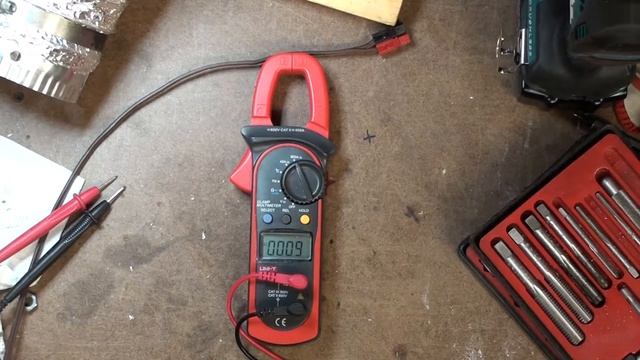 UNI-T UT204A DC Clamp meter overload смотреть онлайн