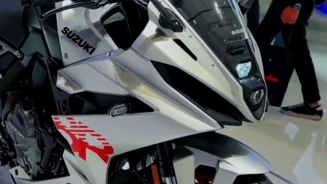 Suzuki GSX-8R 2024 _The latest innovation is more sophisticated смотреть онлайн