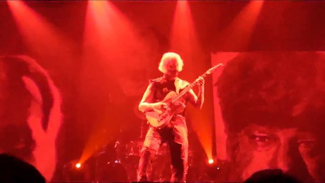 Rob Zombie Live in Taipei Taiwan@ John 5 Guitar solo & school out 20140307 смотреть онлайн