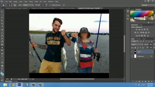 How to Blur Backgrounds in Photoshop CS3 : Adobe Photoshop Tips смотреть онлайн